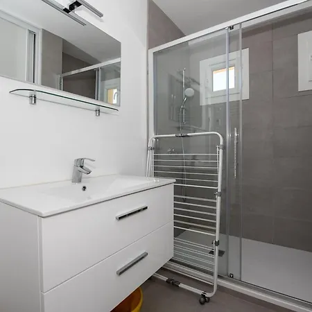 Le Lavandou, T3 Climatisé, Piscine, Tennis, Parking, Proche - Fr-1-803-59 *